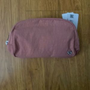 BNWT Lululemon Everywhere Belt Bag 1L in blush pink